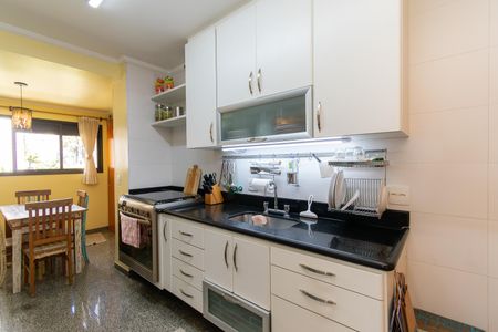 Apartamento à venda com 126m², 3 quartos e 3 vagasCozinha