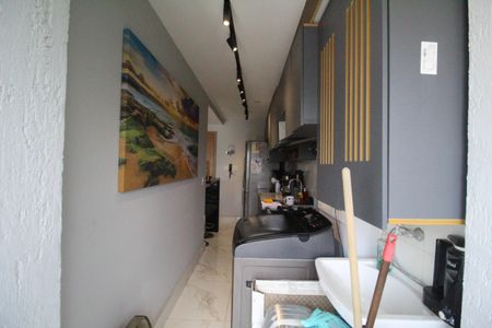 Apartamento à venda com 60m², 2 quartos e 1 vagaÁrea de serviço