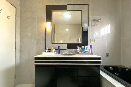 Apartamento à venda com 296m², 4 quartos e 2 vagasBanheiro