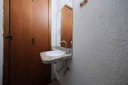 Lavabo de casa de condomínio à venda com 2 quartos, 70m² em Vila Pierina, São Paulo
