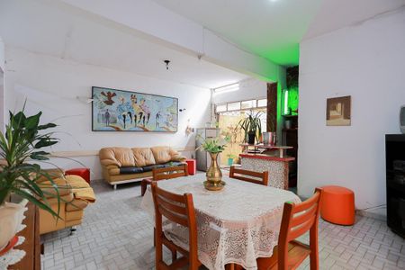 Casa à venda com 399m², 3 quartos e 2 vagasSalão de festas