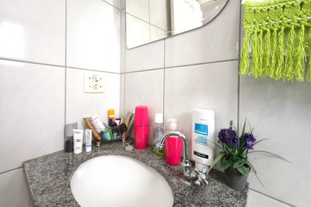 Banheiro Suíte de apartamento à venda com 3 quartos, 62m² em Vila Industrial , Campinas