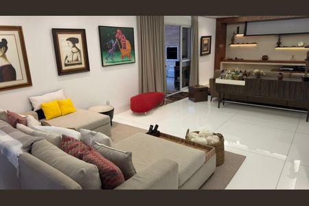 Casa de Condomínio à venda com 4 quartos, 420m² em Jardim Leonor, São Paulo