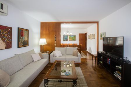 Casa à venda com 3 quartos, 431m² em Granja Julieta, São Paulo