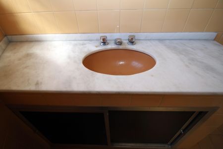 Apartamento para alugar com 60m², 2 quartos e sem vagaBanheiro