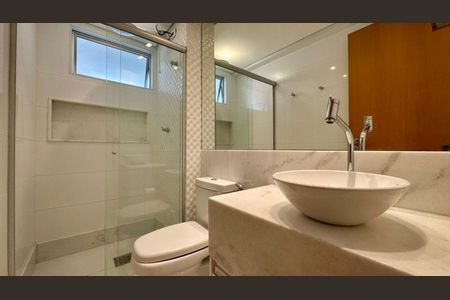 Apartamento para alugar com 70m², 2 quartos e 2 vagasBanheiro Social