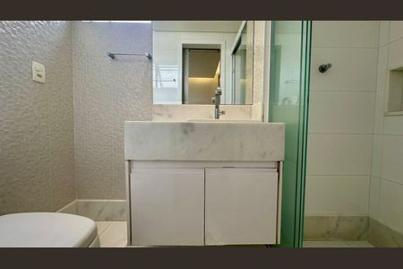 Apartamento para alugar com 70m², 2 quartos e 2 vagasBanheiro Social