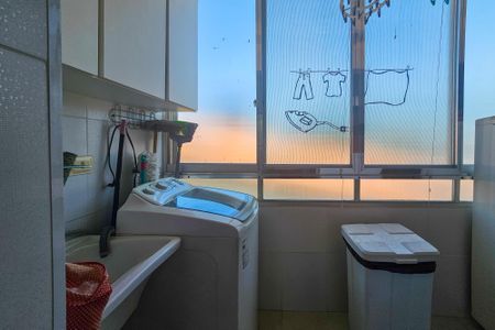 Apartamento para alugar com 126m², 3 quartos e sem vaga Apartamento para alugar com 126m², 3 quartos e sem vagaÁrea de Serviço