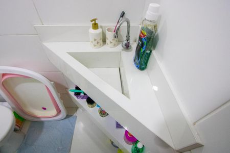 Apartamento à venda com 57m², 2 quartos e 1 vagaBanheiro do quarto 1