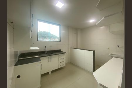 Cozinha de apartamento para alugar com 2 quartos, 72m² em Freguesia (Jacarepaguá), Rio de Janeiro
