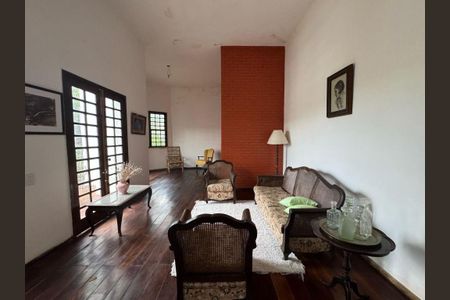 Casa à venda com 1 quarto, 360m² em Piratininga, Niterói