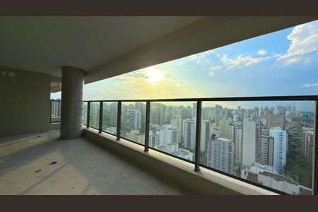 Apartamento à venda com 230m², 4 quartos e 3 vagasFoto 02