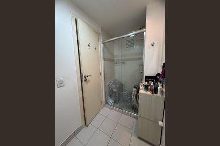 Banheiro 2 de apartamento à venda com 3 quartos, 88m² em Vila Ipiranga, Porto Alegre