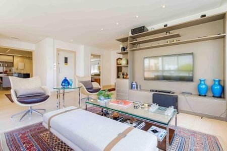 Apartamento à venda com 2 quartos, 149m² em Itaim Bibi, São Paulo