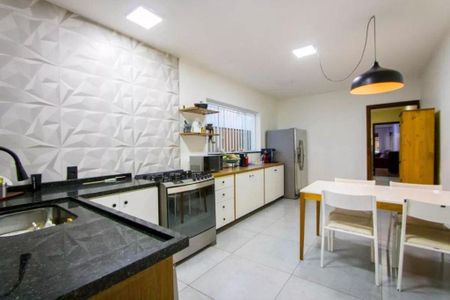 Casa à venda com 3 quartos, 200m² em Vila Alzira, Santo André
