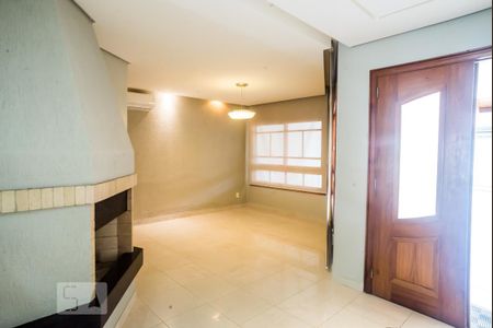 Casa para alugar com 3 quartos, 272m² em Jardim Itu Sabará, Porto Alegre