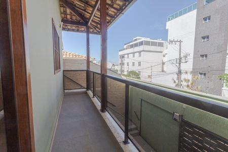 Casa à venda com 109m², 2 quartos e 2 vagasVaranda da Copa