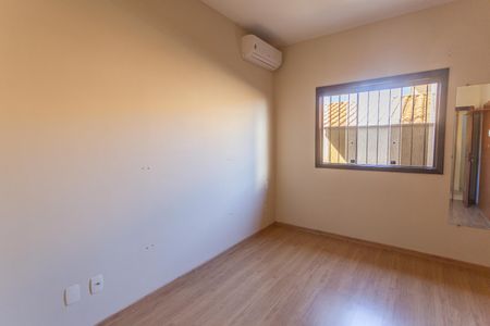 Casa à venda com 109m², 2 quartos e 2 vagasQuarto 1