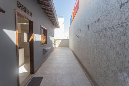 Casa à venda com 109m², 2 quartos e 2 vagasQuintal