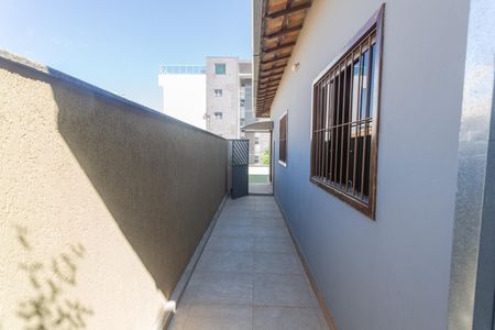 Casa à venda com 109m², 2 quartos e 2 vagasQuintal