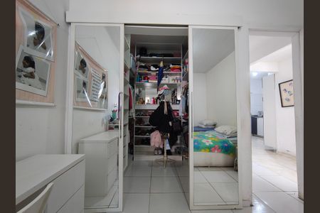 Casa à venda com 123m², 2 quartos e 3 vagas Casa à venda com 123m², 2 quartos e 3 vagasCloset do Quarto 2