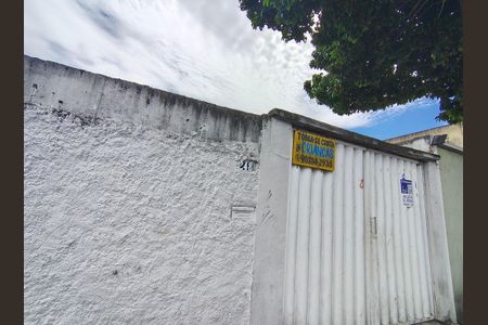 Casa à venda com 123m², 2 quartos e 3 vagas Casa à venda com 123m², 2 quartos e 3 vagasFachada