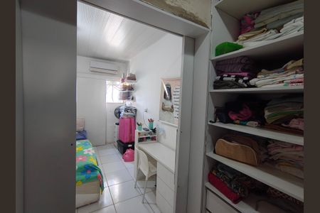 Casa à venda com 123m², 2 quartos e 3 vagas Casa à venda com 123m², 2 quartos e 3 vagasCloset do Quarto 2