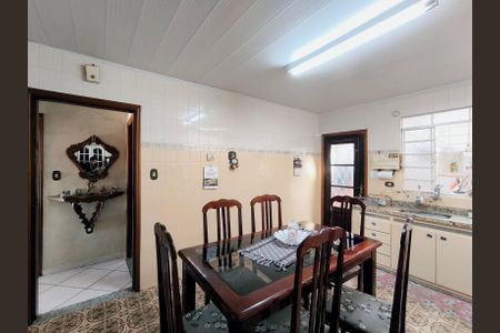 Casa à venda com 200m², 2 quartos e 2 vagasCozinha