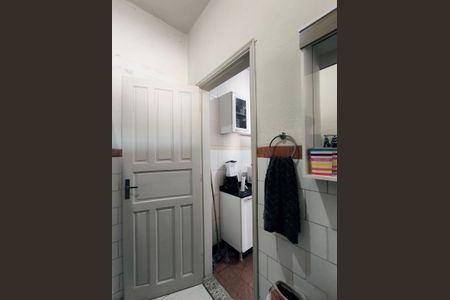 Casa à venda com 200m², 2 quartos e 2 vagasBanheiro Casa 2