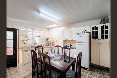 Casa à venda com 200m², 2 quartos e 2 vagasCozinha