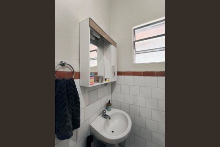 Casa à venda com 200m², 2 quartos e 2 vagasBanheiro Casa 2