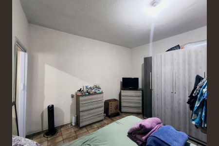 Casa à venda com 200m², 2 quartos e 2 vagasQuarto Casa 2