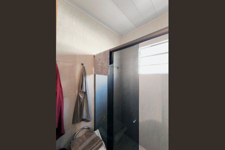 Casa à venda com 200m², 2 quartos e 2 vagasBanheiro 1