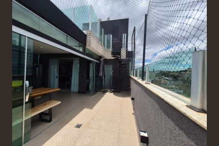 Apartamento à venda com 180m², 3 quartos e 3 vagasVaranda