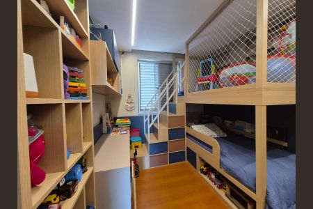 Apartamento à venda com 180m², 3 quartos e 3 vagasQuarto