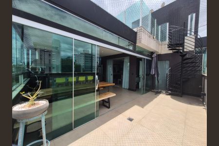 Apartamento à venda com 180m², 3 quartos e 3 vagasVaranda