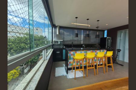 Apartamento à venda com 180m², 3 quartos e 3 vagasVaranda