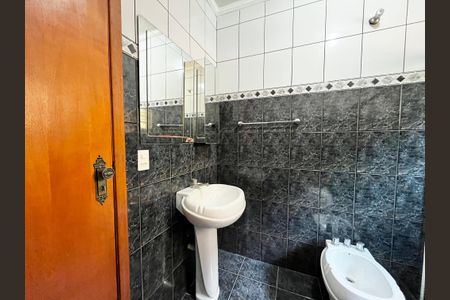 Casa para alugar com 150m², 3 quartos e 2 vagasBanheiro de Serviço