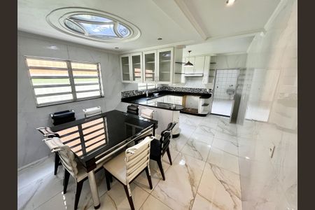 Casa para alugar com 150m², 3 quartos e 2 vagasCozinha