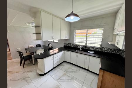 Casa para alugar com 150m², 3 quartos e 2 vagasCozinha