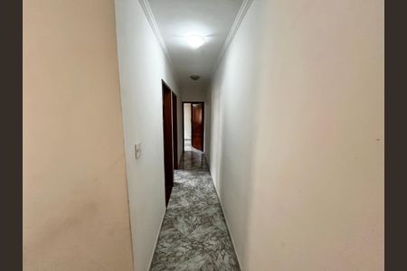 Casa para alugar com 150m², 3 quartos e 2 vagasCorredor