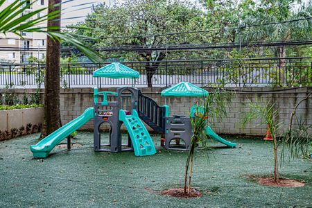 Apartamento para alugar com 39m², 2 quartos e 1 vaga Apartamento para alugar com 39m², 2 quartos e 1 vagaÁrea comum - Playground