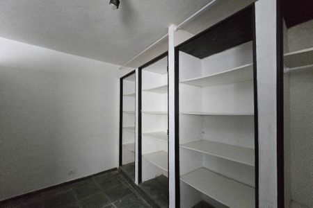 Casa à venda com 210m², 4 quartos e 1 vagaQuarto - Edicula 