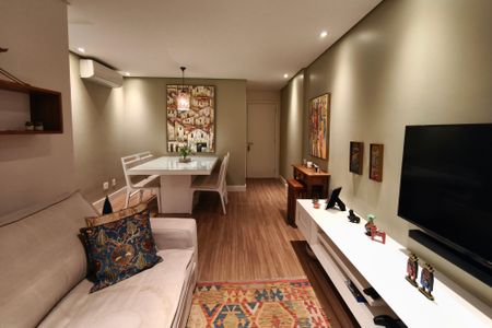 Sala de Estar de apartamento à venda com 3 quartos, 73m² em Cambuí, Campinas