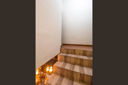 Escada de casa para alugar com 2 quartos, 100m² em Vila da Oportunidade, Carapicuíba