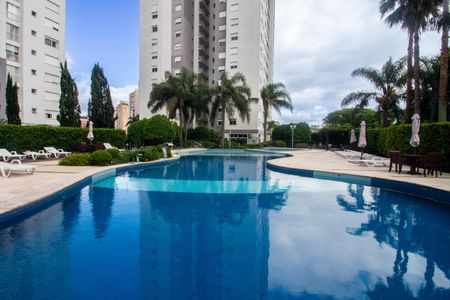 Apartamento para alugar com 125m², 3 quartos e 4 vagas Apartamento para alugar com 125m², 3 quartos e 4 vagasÁrea comum - Piscina
