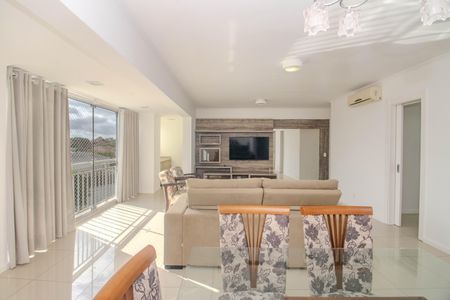 Apartamento para alugar com 125m², 3 quartos e 4 vagas Apartamento para alugar com 125m², 3 quartos e 4 vagasSala