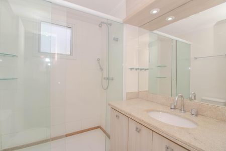 Apartamento para alugar com 125m², 3 quartos e 4 vagas Apartamento para alugar com 125m², 3 quartos e 4 vagasBanheiro da Suíte