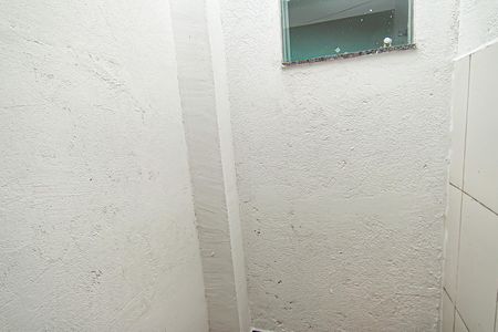 Casa à venda com 70m², 2 quartos e 1 vagaarea de serviço