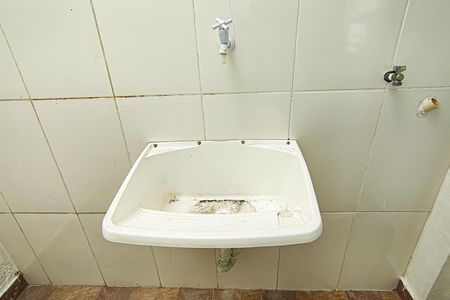 Casa à venda com 70m², 2 quartos e 1 vagaarea de serviço